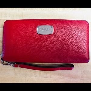 Michael Kors Leather Continental Wristlet. Red